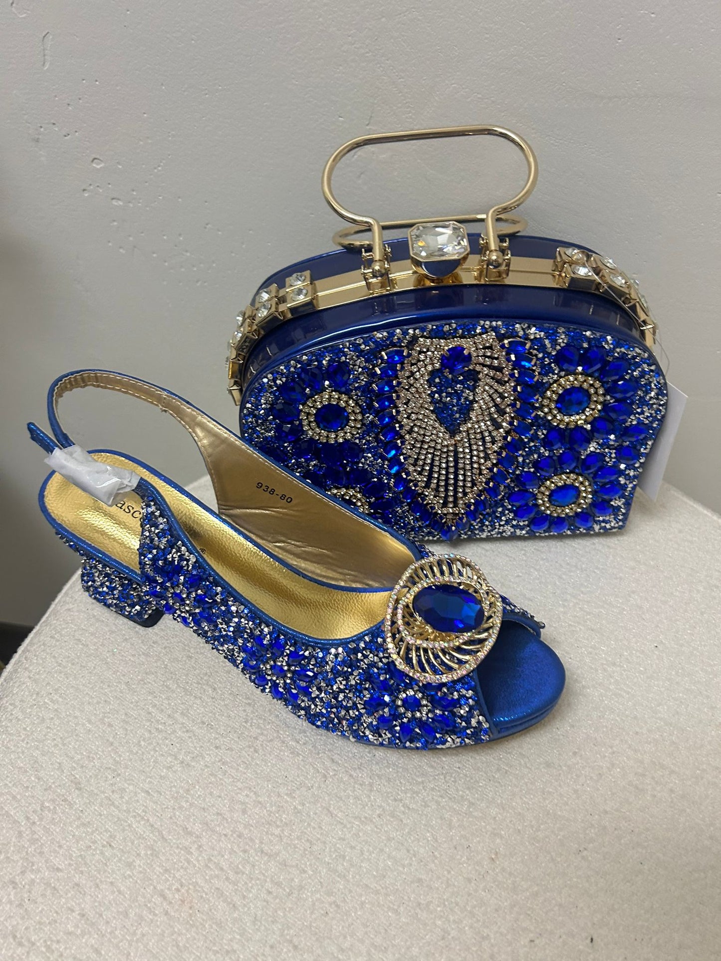 Beautiful Blue Stone With Gold Highlight Purse & Heels